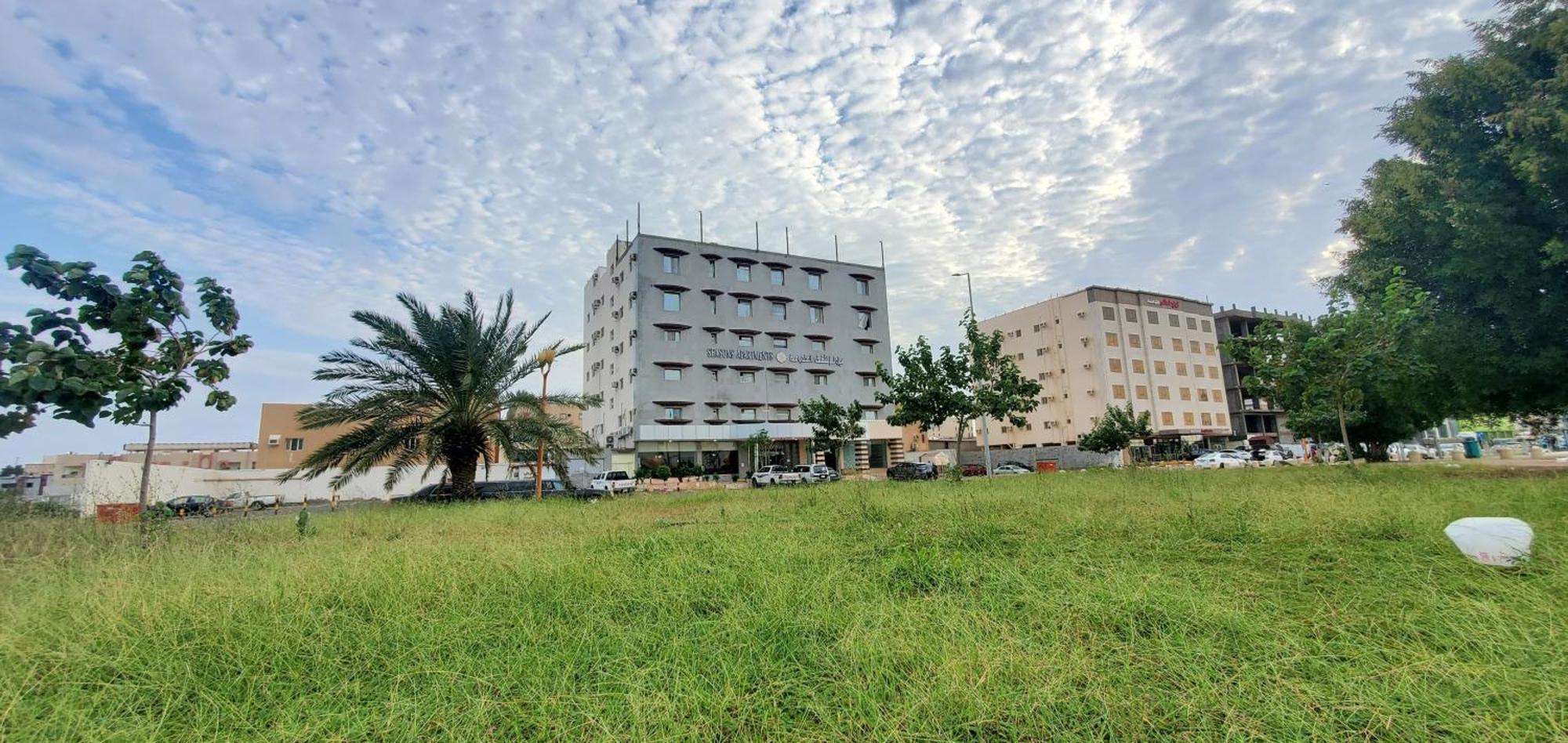 Seasons Apartments Dschāzān Exterior foto